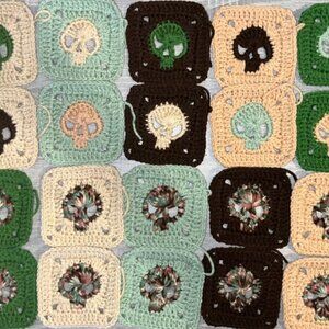 Lot of 20 4.5” CAMMO Crochet SKULL GRANNY SQUARES Afghan DIY Blanket